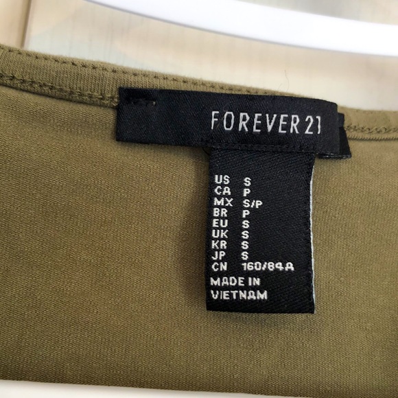 Forever 21 - Army Green T-shirt - size s - Picture 3 of 4